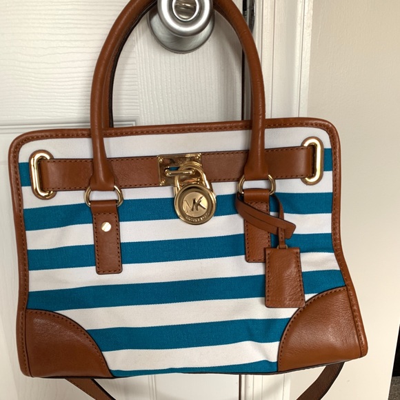 Michael Kors Handbags - EUC- Micheal Kors purse